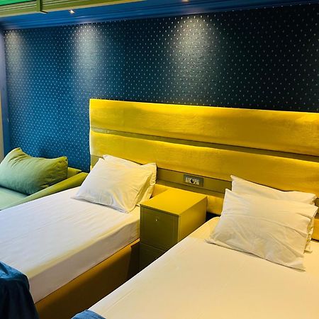Hotel Craiova By Phoenicia Blue View Olimp Buitenkant foto