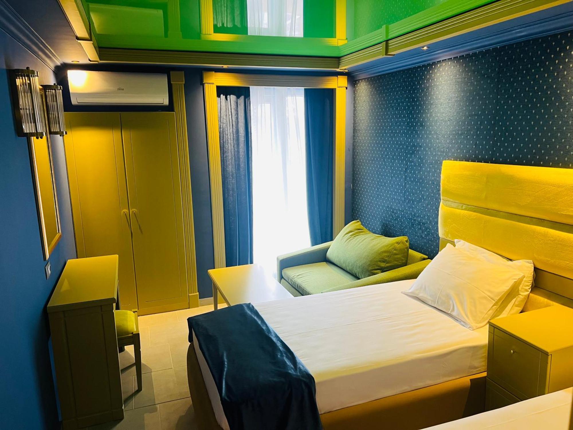 Hotel Craiova By Phoenicia Blue View Olimp Buitenkant foto