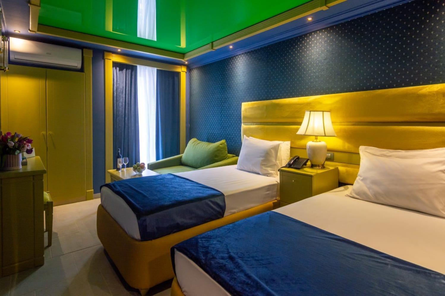 Hotel Craiova By Phoenicia Blue View Olimp Buitenkant foto