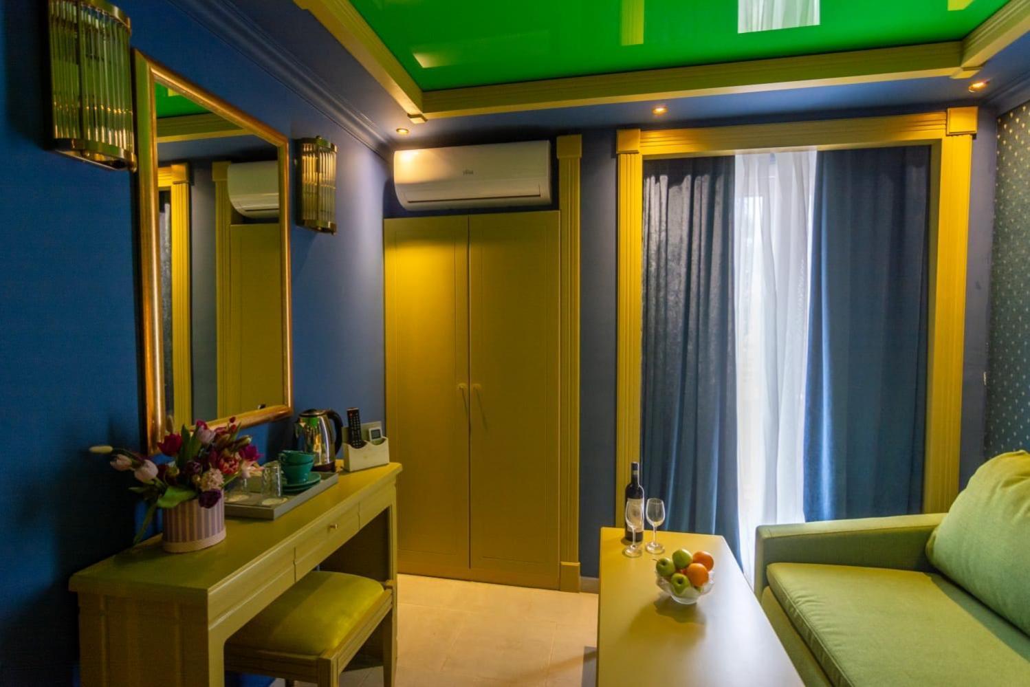 Hotel Craiova By Phoenicia Blue View Olimp Buitenkant foto