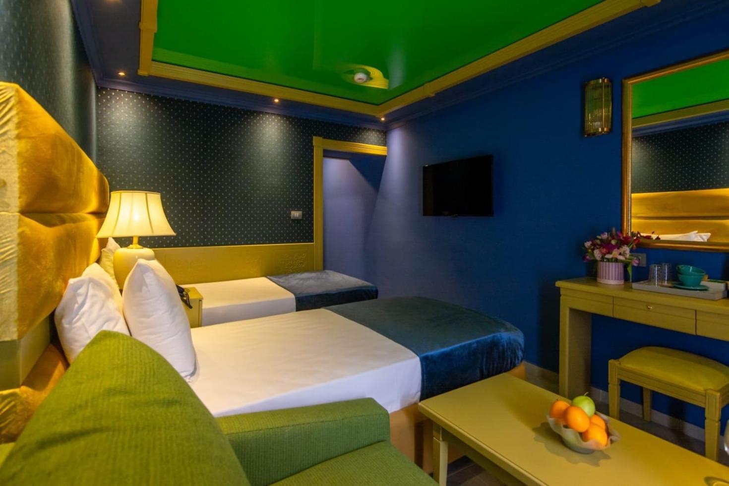 Hotel Craiova By Phoenicia Blue View Olimp Buitenkant foto