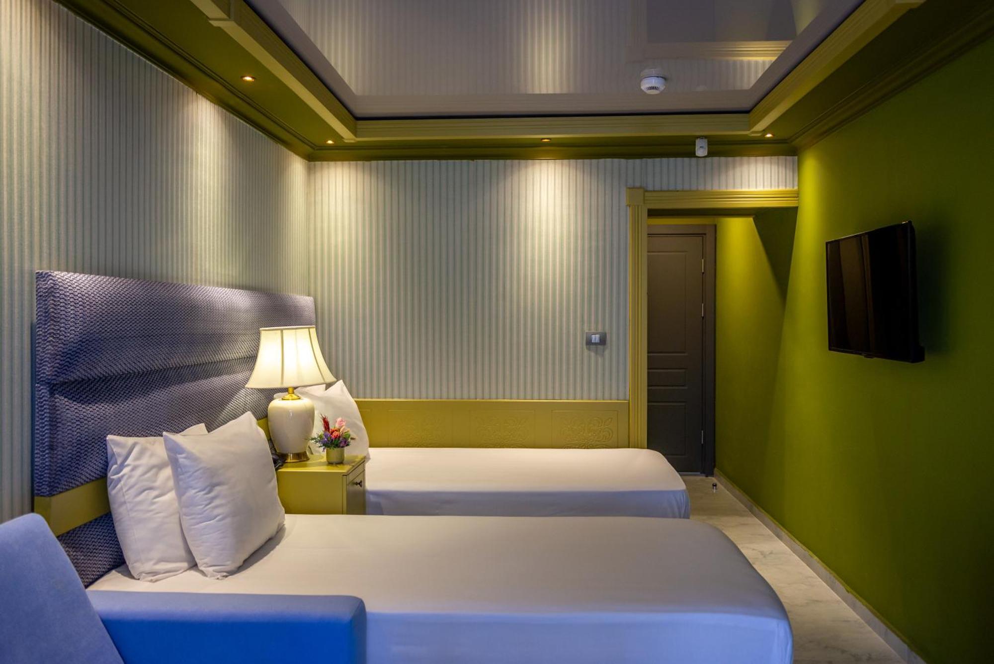 Hotel Craiova By Phoenicia Blue View Olimp Buitenkant foto